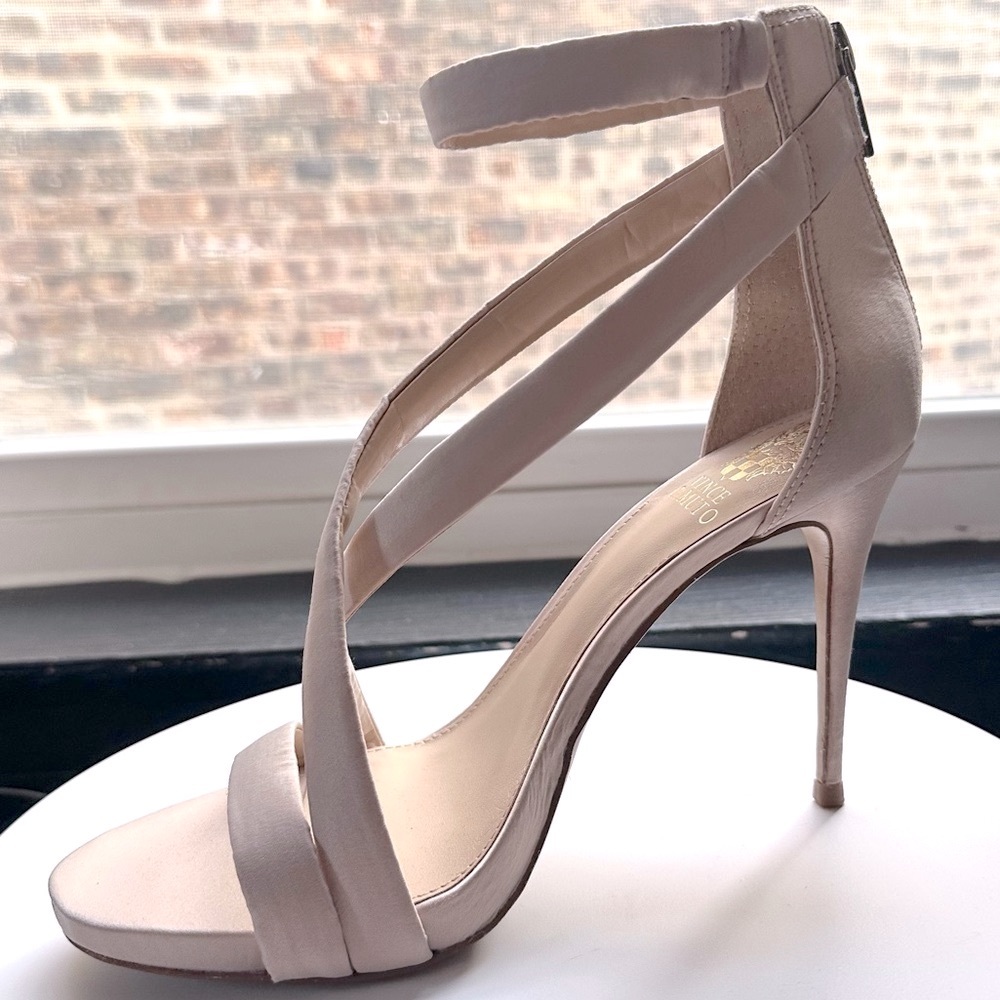 🌸VINCE CAMUTO🌸 Imagine-Devin Sandals size: 8 - Picture 3 of 16